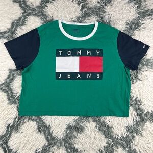 Tommy Jeans Women’s Green Crop T-shirt Size Large
